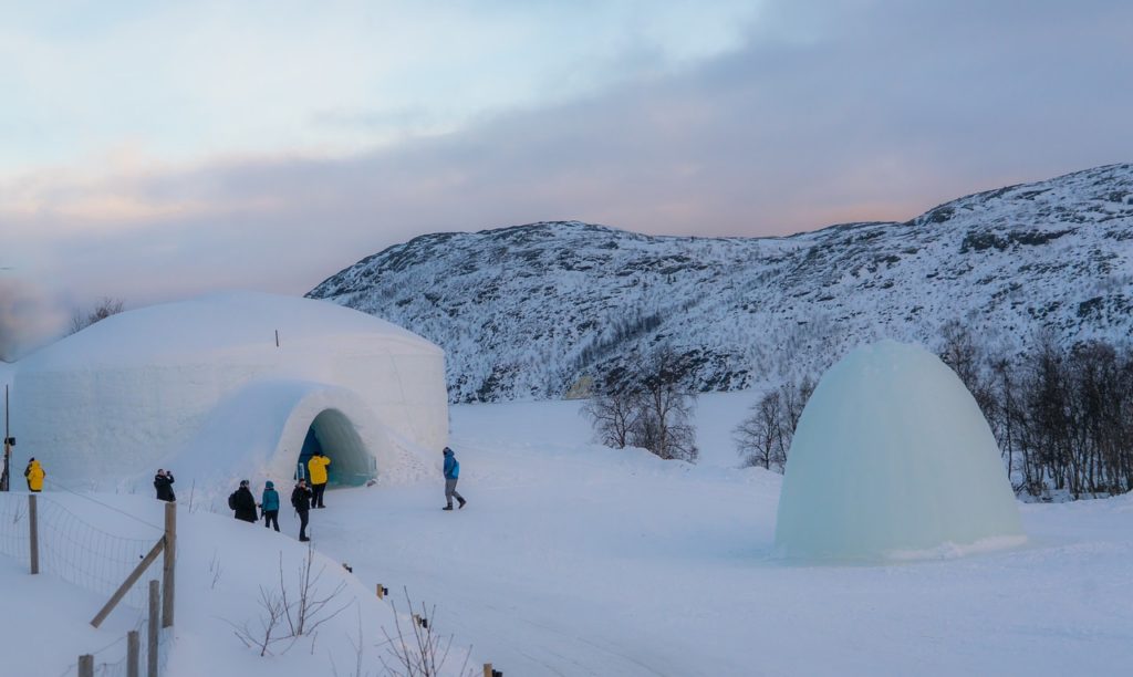 New Glass Igloo Rooms With Spectacular Views Of The Lyngen Alps